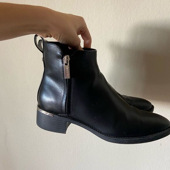 Calvin Klein Deniece Black Booties Block Heel Ankle Size 7,5 - Picture 8 of 10